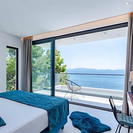 Vila Designer Few Steps From Azure Blue Sea Brna