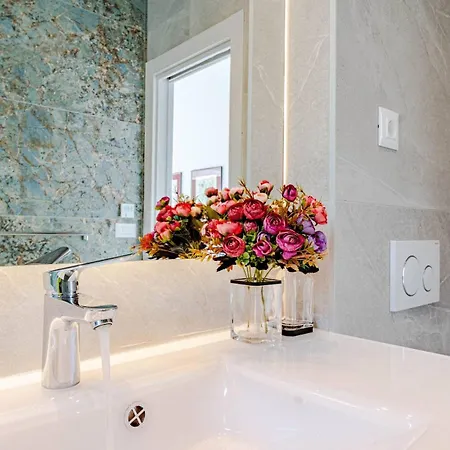 Vila Designer Few Steps From Azure Blue Sea