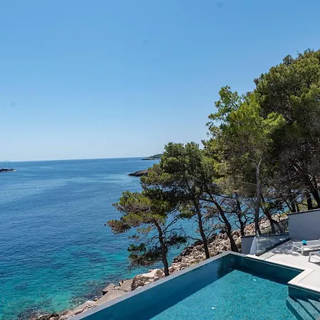 Designer Few Steps From Azure Blue Sea * Brna