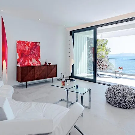 Designer Few Steps From Azure Blue Sea Villa *